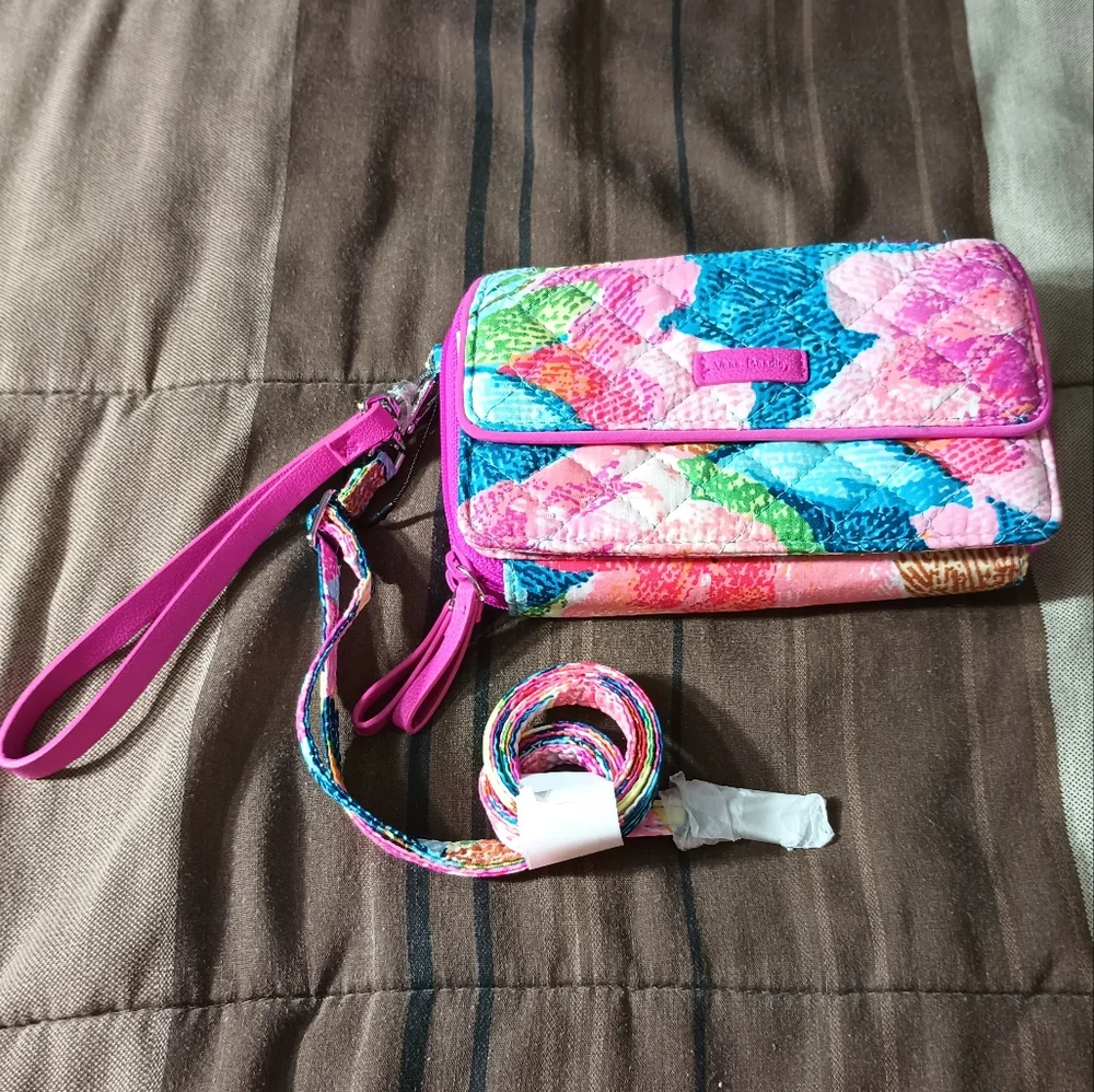 Vera Bradley RFID‎ Protection Wristlet/Wallet/Crossbody Bag NWOT